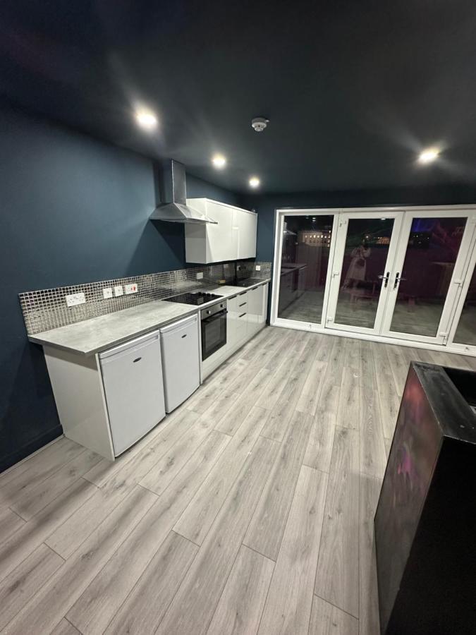 Penthouse Apartment, Sleeps 21 With Terrace Liverpool Luaran gambar